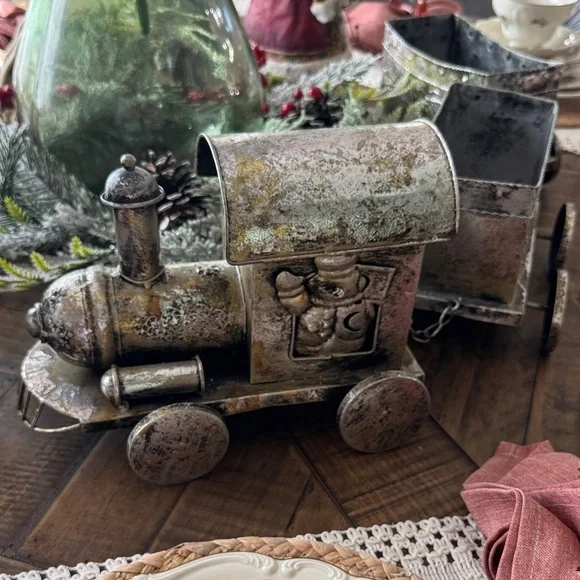 Vintage Metal Train Decor - Picture 1 of 13